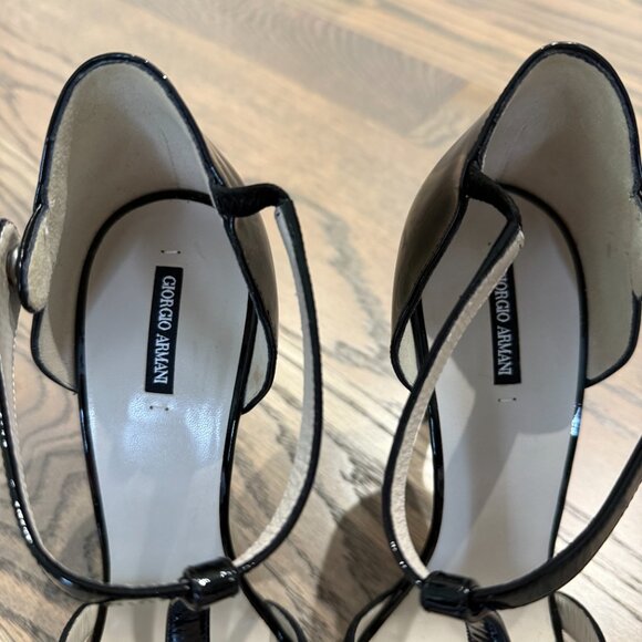 NWOB Giorgio Armani Suede Lasercut T-Strap Heels - Sz 9/40 - Picture 7 of 7